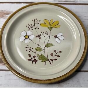 JJI Stonecrest Hand Painted Daisy Plate - 7.25 Inch Diameter